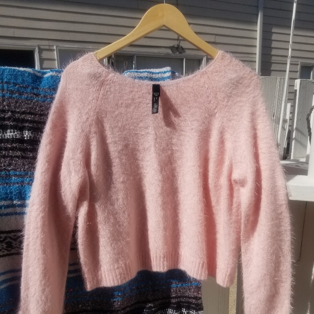 Soft sweater pink fuzzy sweater EUC